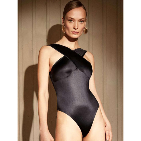 GISELA BAÑADOR CRUZADO